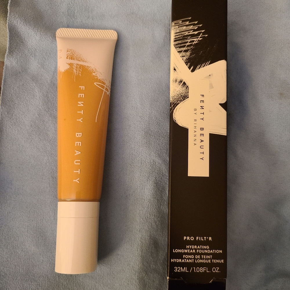 Fenty Hydrating Foundation 320